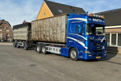 SCANIA NEXT GEN R530 MOTORWAGEN MET WIDESPREAD CONTAINER AANHANGER BAETS