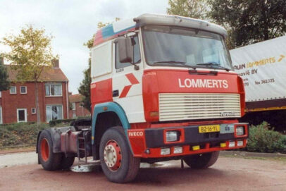 Iveco Turbostar met 3-assige zwanenhals oplegger Lommerts