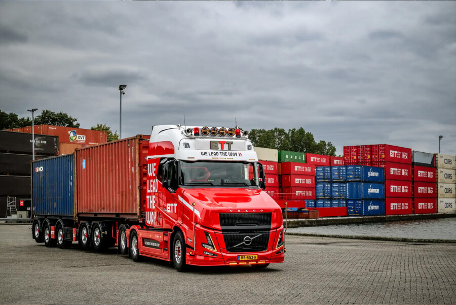 BTT Multimodal Container Solutions; VLASTUIN TORPEDO VT5 AERO GLOBETROTTER XXL 6X2 TAG AXLE 2CONNECT COMBI TRAILER - 5 AXLE + 2X 20FT CONTAINER