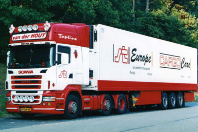 Van der Hout; SCANIA R5 TOPLINE 6X2 TWIN STEER REEFER TRAILER - 3 AXLE