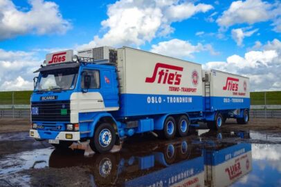 Sties - Scania 142 motorwagen met 3-assige aanhanger