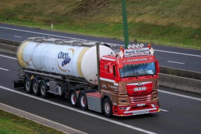 Ronny Ceusters - MAN TGX GN 6x2 sleepas trekker met 3-assige tankoplegger