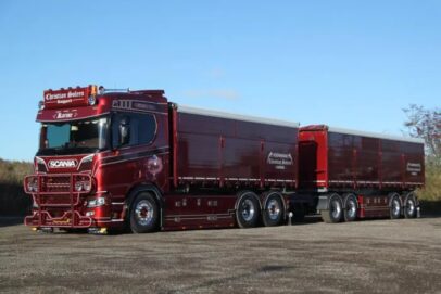 Christian Soleen - Scania NGR560 motorwagen met resin bakopbouw