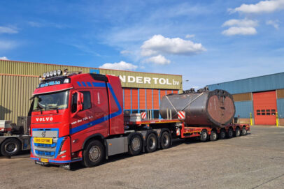 Van der Tol; VOLVO FH5 GLOBETROTTER 8X4 MANOOVR - 6 AXLE