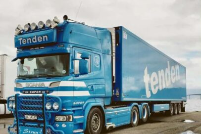 Tenden - Scania R6 Streamline Topline 6x2 met 3-assige koeloplegger
