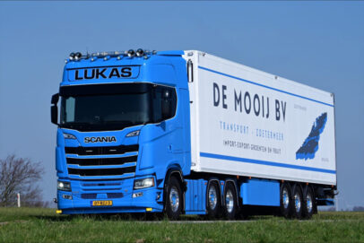 Lukas; SCANIA S HIGHLINE CS20H 6X2 TWIN STEER REEFER TRAILER - 3 AXLE